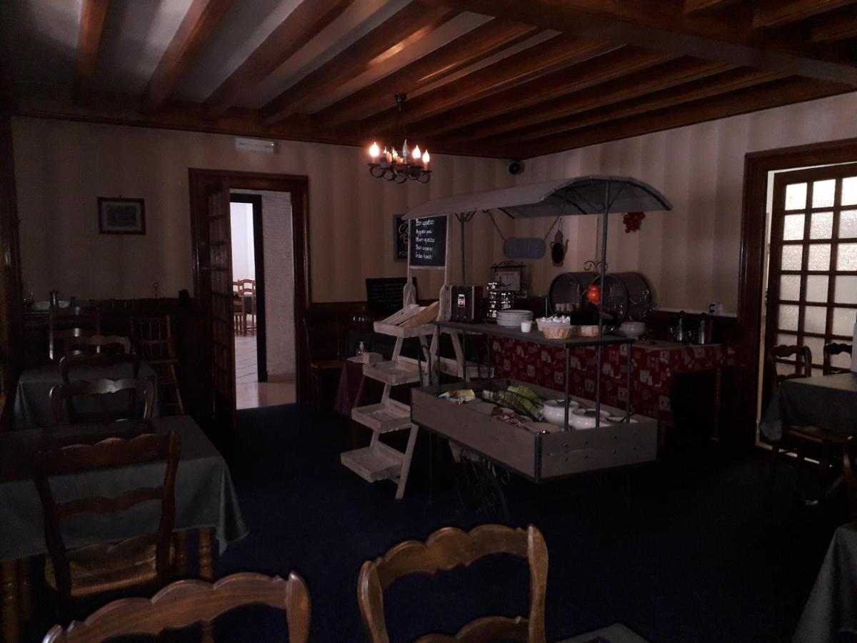 Hotel Restaurant Le Traineau Clelles Exteriör bild