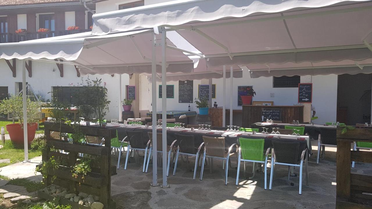 Hotel Restaurant Le Traineau Clelles Exteriör bild