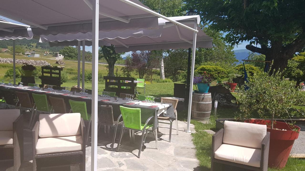 Hotel Restaurant Le Traineau Clelles Exteriör bild